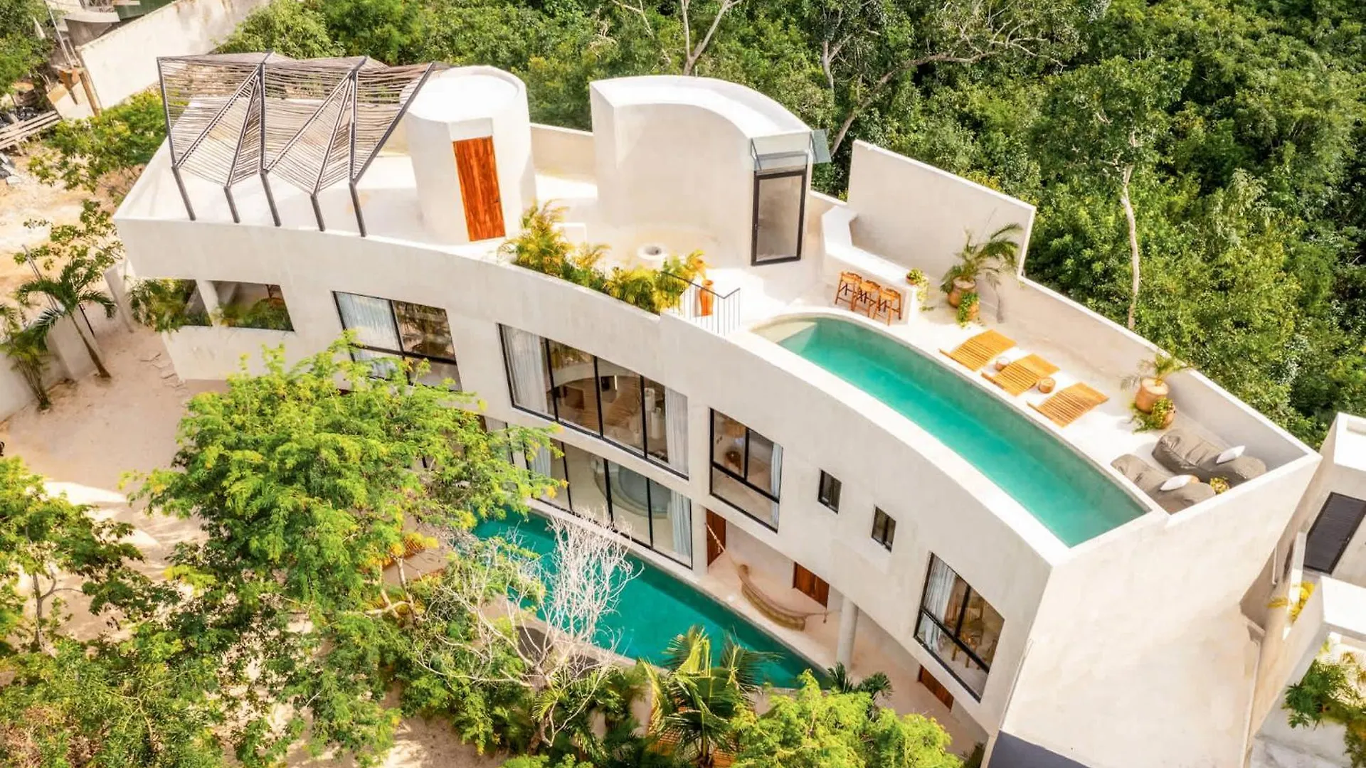 Majestic Jungle Villa With 2 Pools & Rooftop Bbq联系方式