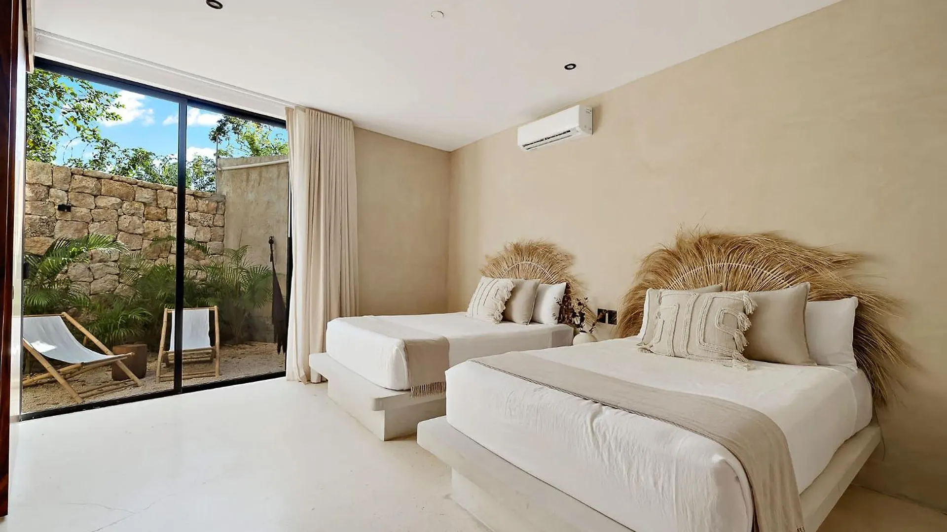 Majestic Jungle Villa With 2 Pools & Rooftop Bbq 图卢姆 0*,